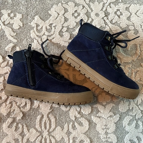 Gap size 9 boots - Picture 3 of 4